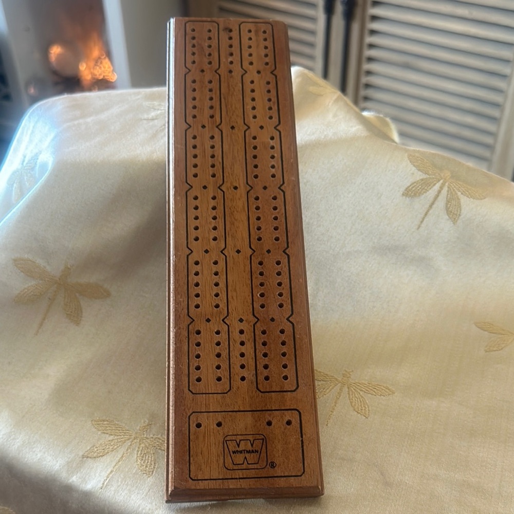 Vintage Whitman Wooden Cribbage Board with Four Pegs.